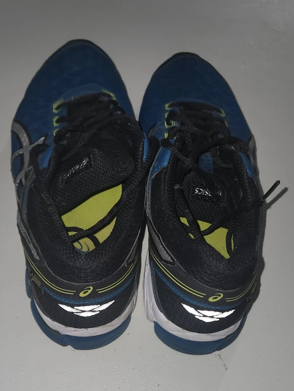 ASICS GT 1000 4 GTX Waterproof Running Shoes Men’s Size 10 US Good Condition
